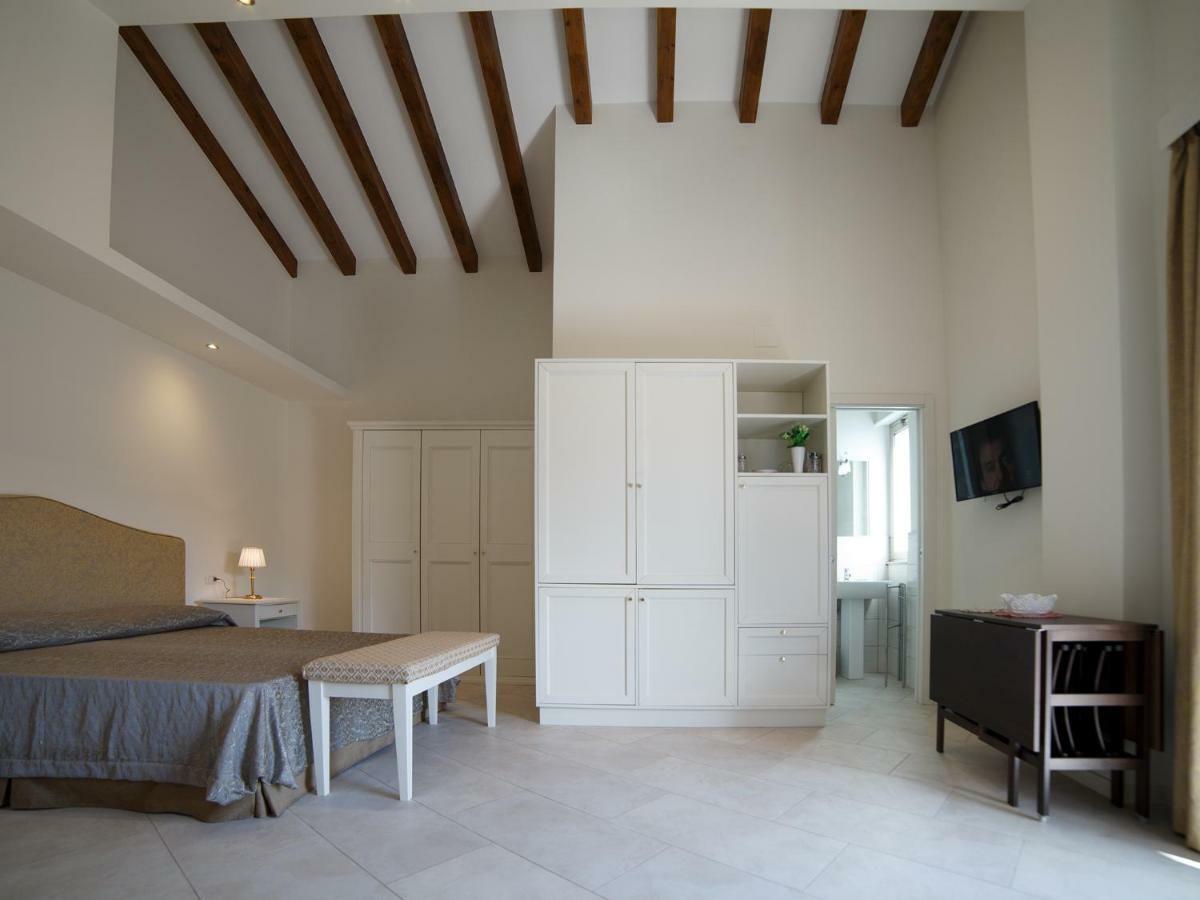 Marina Di Savoca Apartment ซานตาเทเรซา ดี รีวา ภายนอก รูปภาพ