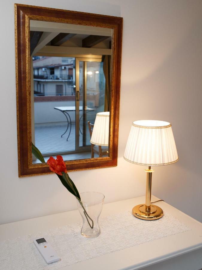 Marina Di Savoca Apartment ซานตาเทเรซา ดี รีวา ภายนอก รูปภาพ