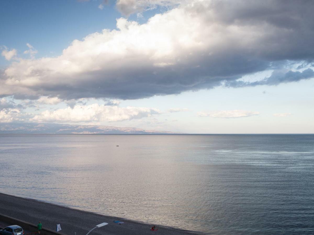 Marina Di Savoca Apartment ซานตาเทเรซา ดี รีวา ภายนอก รูปภาพ