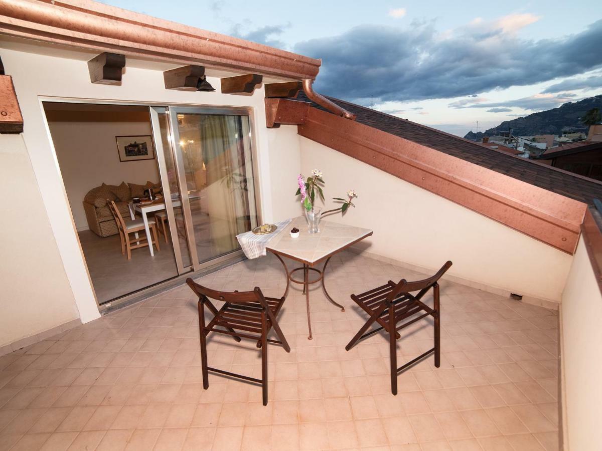 Marina Di Savoca Apartment ซานตาเทเรซา ดี รีวา ภายนอก รูปภาพ