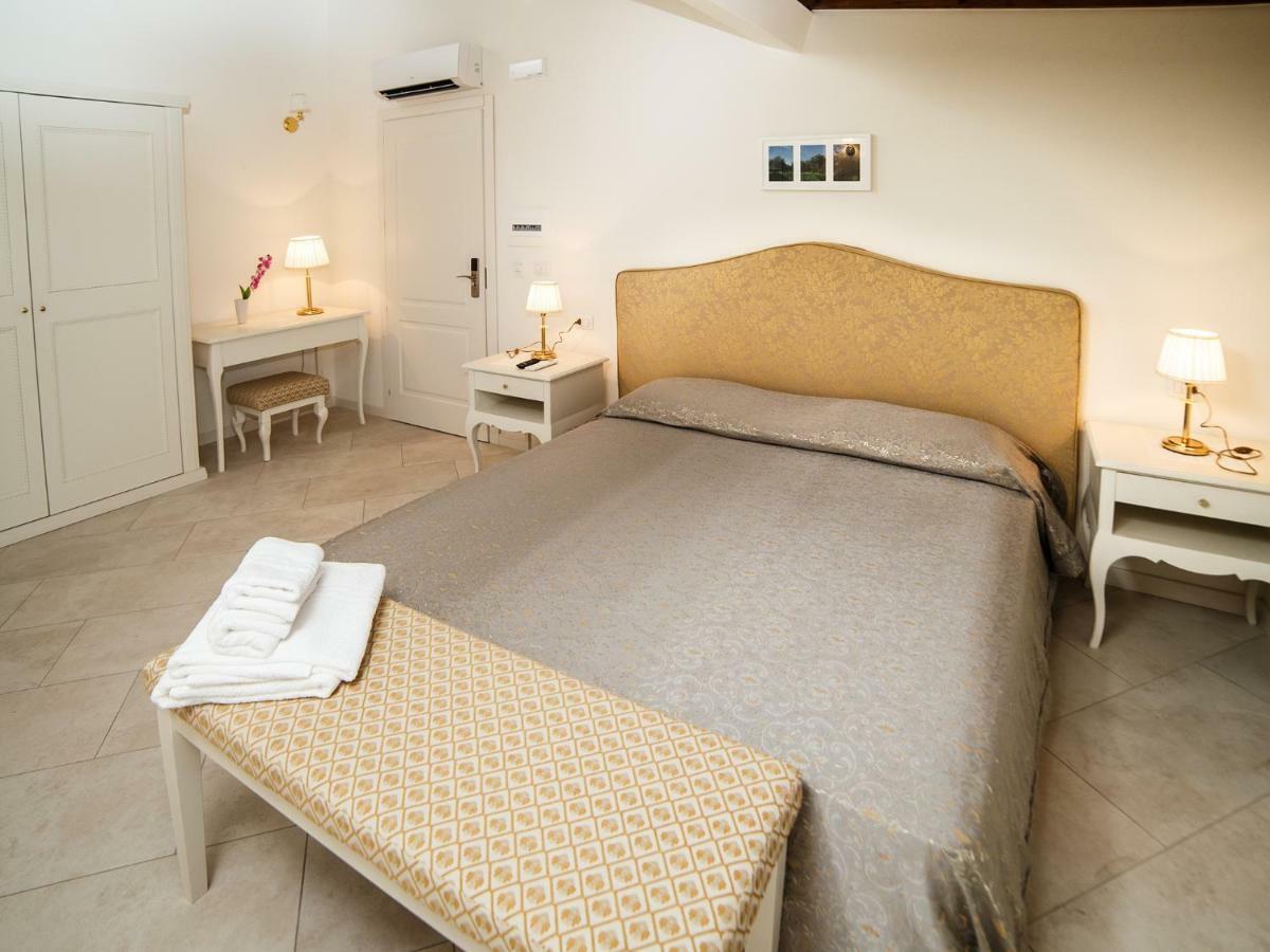 Marina Di Savoca Apartment ซานตาเทเรซา ดี รีวา ภายนอก รูปภาพ