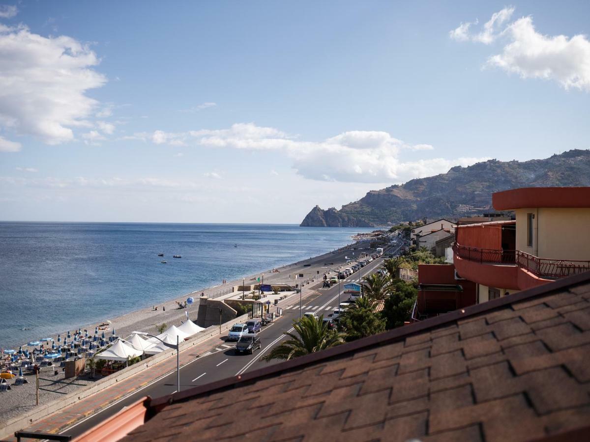 Marina Di Savoca Apartment ซานตาเทเรซา ดี รีวา ภายนอก รูปภาพ